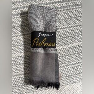 Jacquard Pashmina Scarf - Gray Paisley